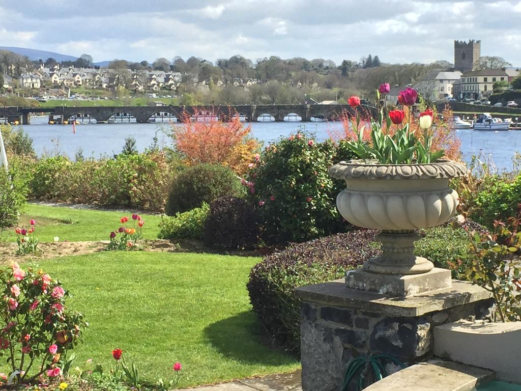 The Lakeside Hotel & Leisure Centre キラロー エクステリア 写真